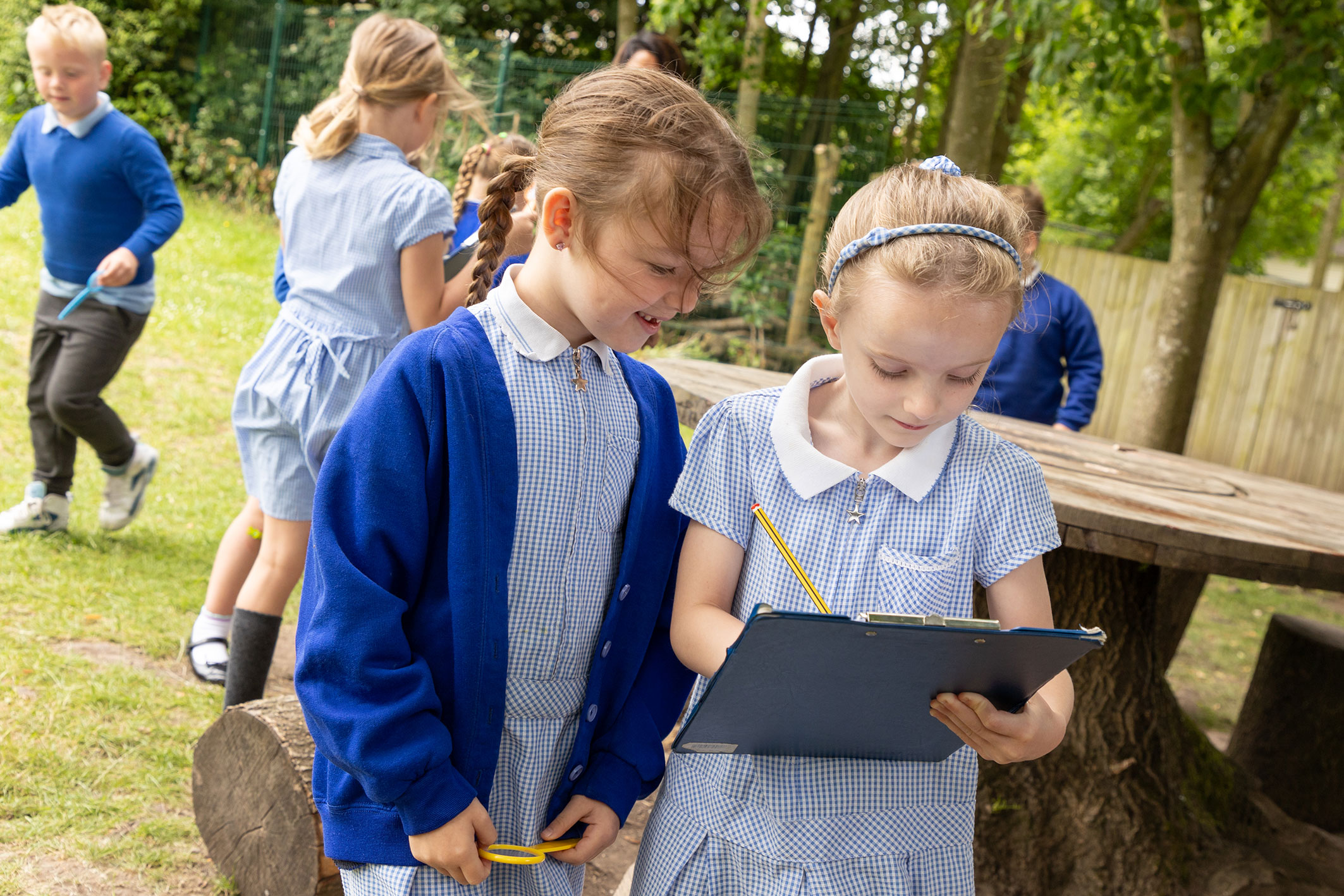 Children learning outdoors at Thornton